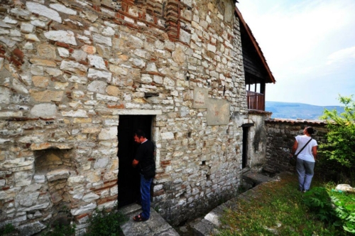 335 2015 albanie berat