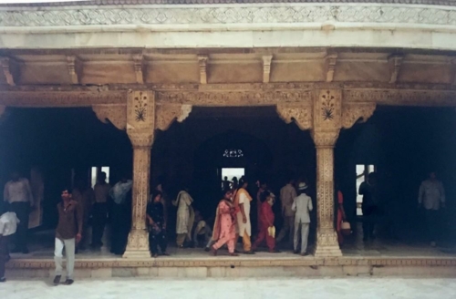 220 19910811 Agra India