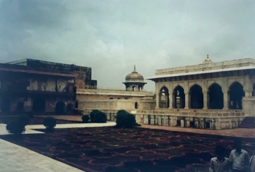 221 19910811 Agra India