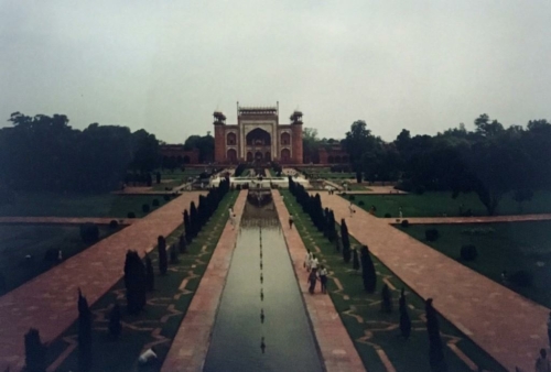 225 19910811 Agra India