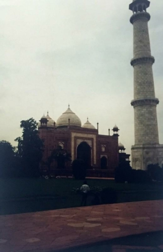 226 19910811 Agra India